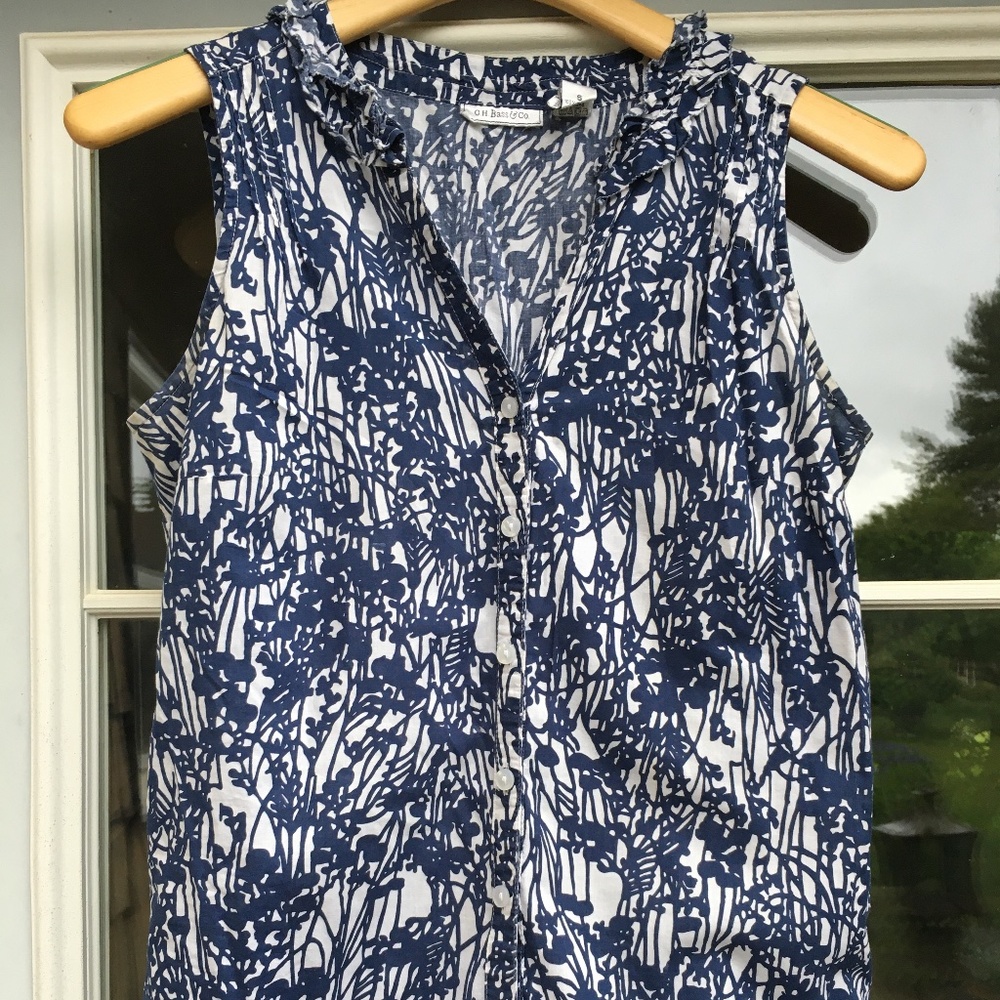 G.H. Bass & Co. Sleeveless Shirt Sz S